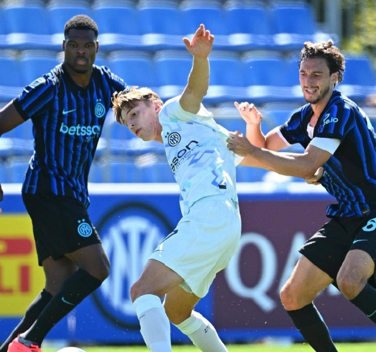 梅阿查青春风暴！7-2大胜背后，国米新老交替的号角已经吹响